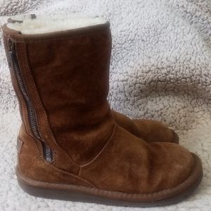 Uggs Brown Zipper Bronze hardware. Size 7